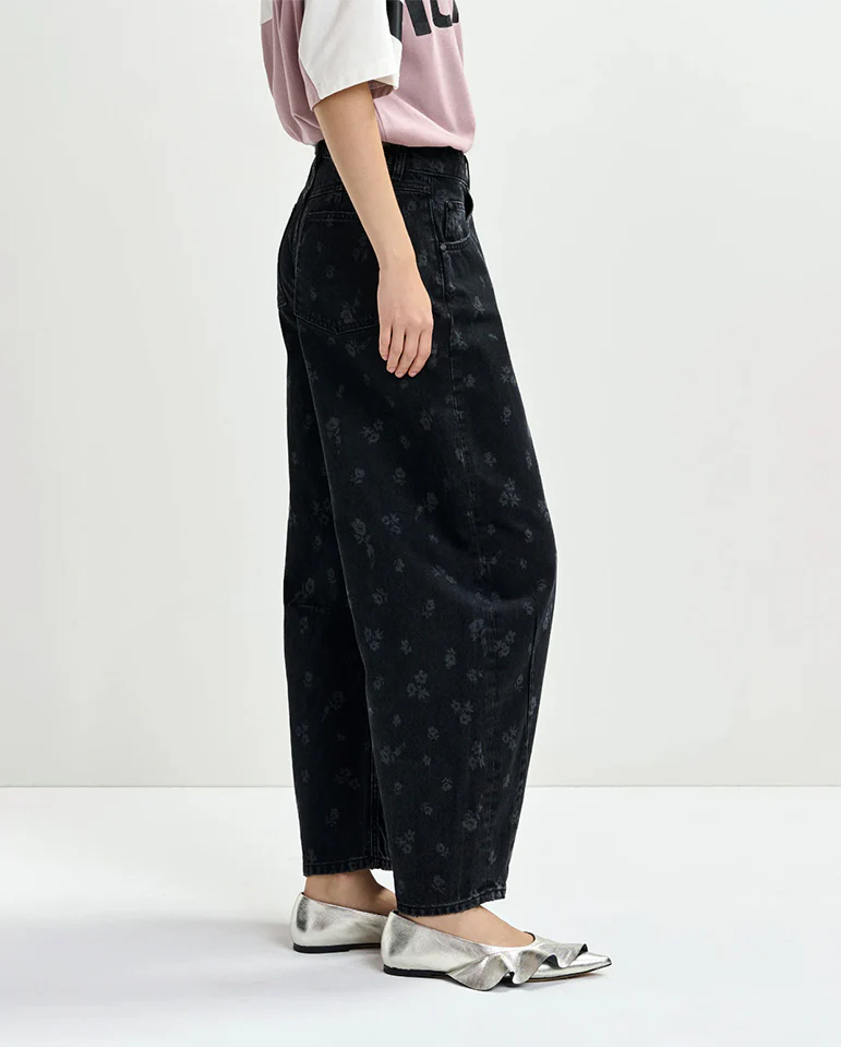 Jo 2 Barrel leg Jean -  Black - Image 4