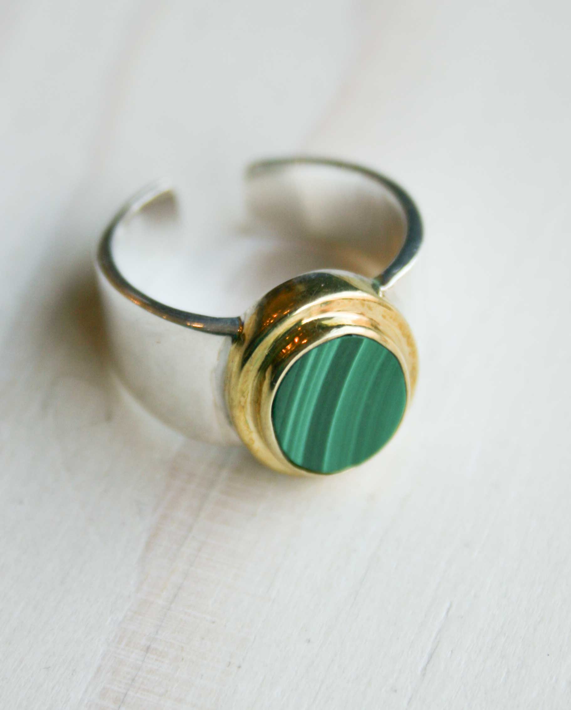 Lima Cabochon Malachite Ring SILVER - Image 3