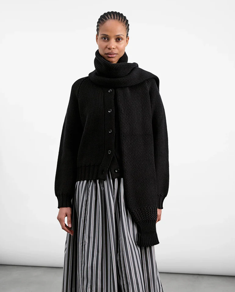 Sleeve Scarf Black - Image 3